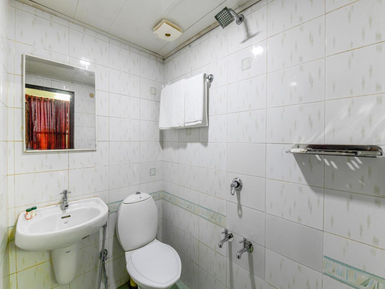 Oyo 11309 Hotel Green Land Residency Kochi Exterior foto